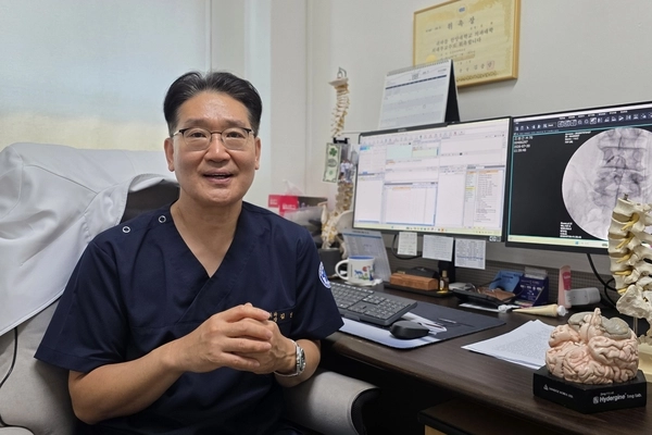 수원중앙병원 신경외과 김헌 원장은 정신병력 환자들이 늘고 있는 시대적 흐름에 맞게 의료 환경도 이들을 수용할 수 있도록 변화해야 한다고 했다. 2026.9.1 /황성규기자 homerun@kyeongin.com