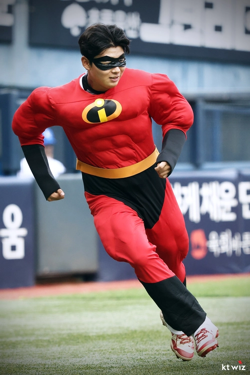 2026 KBO 퓨처스리그 올스타전에 출전한 kt wiz 이재원이 퍼포먼스를 선보이고 있다. 2026.7.10 /kt wiz 제공