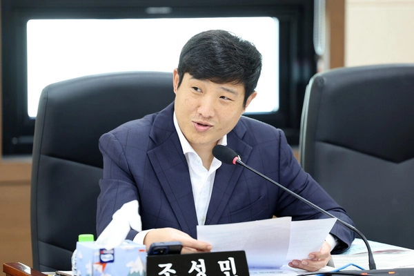 3일 인천시의회 도시건설위원회 임시회 도시균형국 소관 2차 추경안 심사에서 조성민 의원이 질의하고 있다. 2026.9.3 /인천시의회 제공