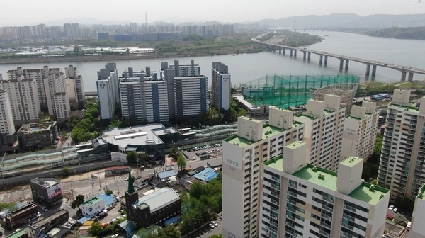 남양주시 와부읍 덕소리 한강변 아파트 전경. /남양주시 제공
