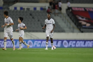 K리그2 수원FC, 11경기 연속 무패행진… 용인FC에 1-1 무승부