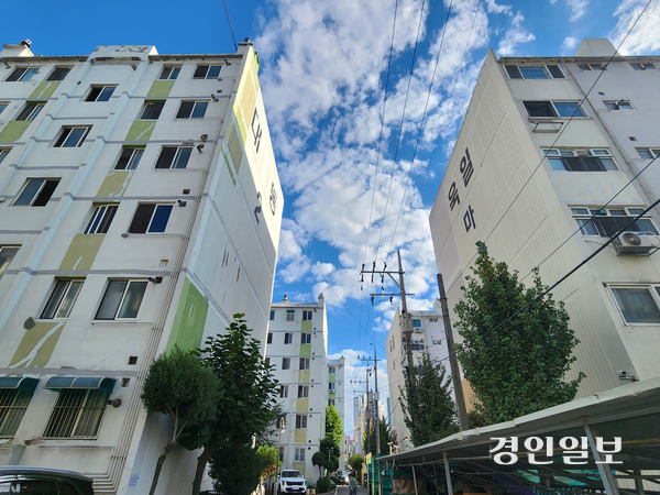 7일 오후 2시께 찾은 인천 부평구 굴포천역 일대 갈산·부평·부개지구 A3구역 아파트 단지 내부 전경. 2026.9.7 /유진주기자 yoopearl@kyeongin.com