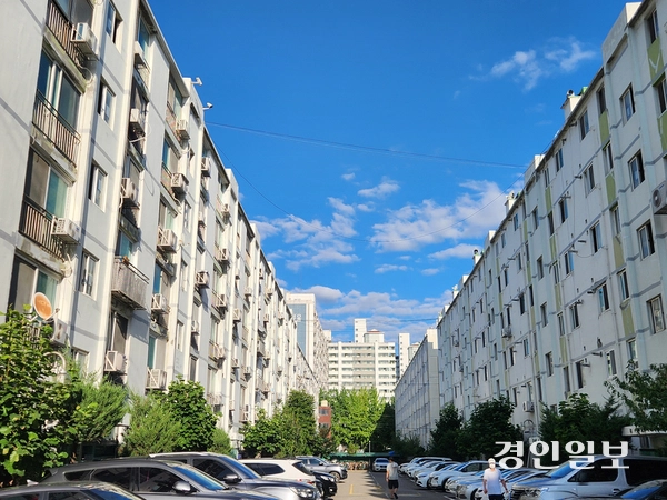 7일 오후 2시께 찾은 인천 부평구 굴포천역 일대 갈산·부평·부개지구 A3구역 아파트 단지 내부 전경. 2026.9.7 /유진주기자 yoopearl@kyeongin.com