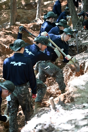 [포토] 51사단, 6·25 전사자 유해발굴
