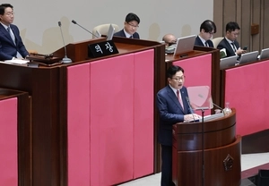국힘, 대통령 임기발언에 “연임여부는 왜 말못하나” 공세