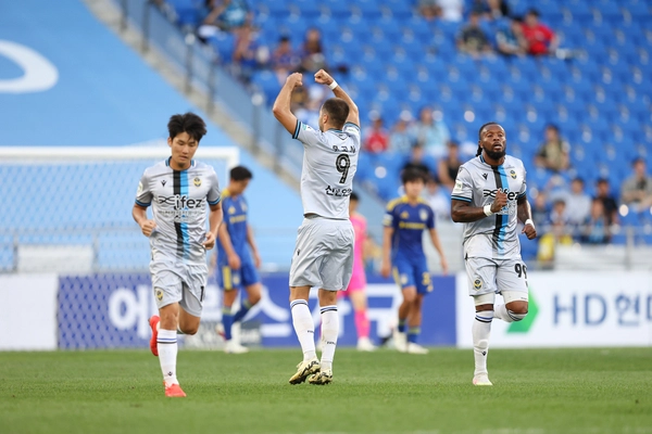 지난 12일 울산문수축구경기장에서 열린 K리그1 울산HD와 인천 유나이티드의 경기에서 득점한 무고사. 2026.9.12 /한국프로축구연맹 제공