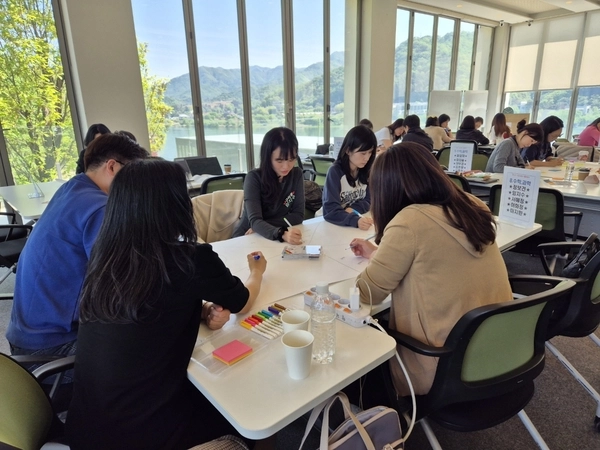 구리남양주교육지원청이 생각의 문을 여는 수업마켓을 주제로 수업나눔한마당을 운영하고 있다. /구리남양주교육지원청 제공