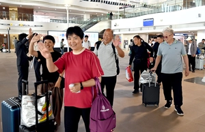 [포토] 국경절 중국 관광객 인천항 입성