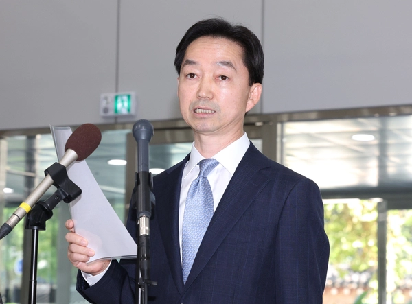 김지용 중대범죄수사청장 후보자가 2일 인사청문회 준비 사무실이 마련된 정부서울청사 창성동 별관에서 현안과 관련한 입장을 밝히고 있다.  2026.10.2 /연합뉴스