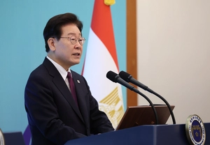 李대통령 “서민 삶 모르는 고관대작”…추미애 겨냥 해석