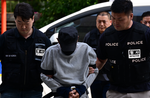 ‘인천 흉기 난동’ 최충락 자택서 메모장, 서류 등 확보