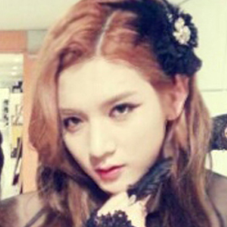 뉴이스트 렌 여장, 걸스데이 완벽 빙의… 여자보다 예쁜 외모 '눈길'