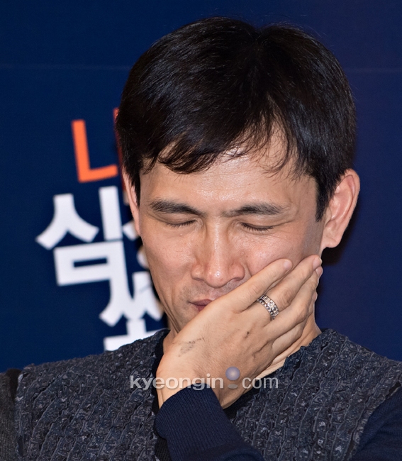 [경인포토]'내 심장을 쏴라' 유오성, 지긋이 눈 감고 깊은 생각