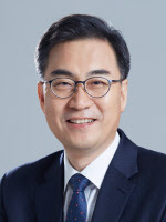 최형두 증명사진