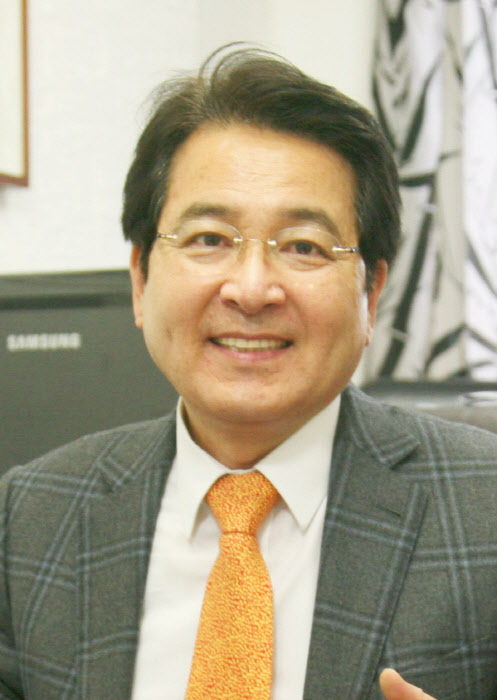 심재철