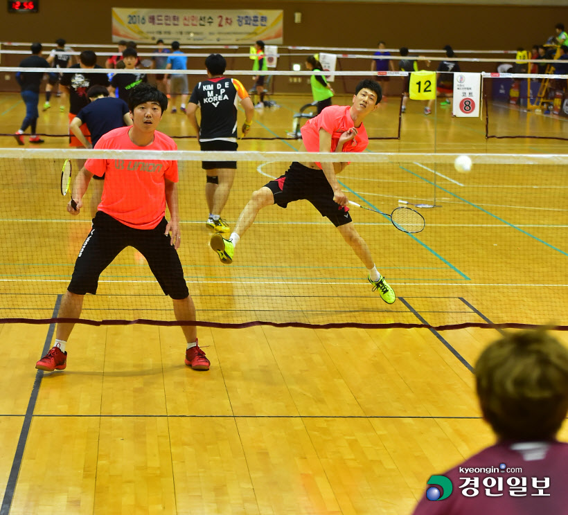 배드민턴 마니아 2천명 '스매싱 맞대결'