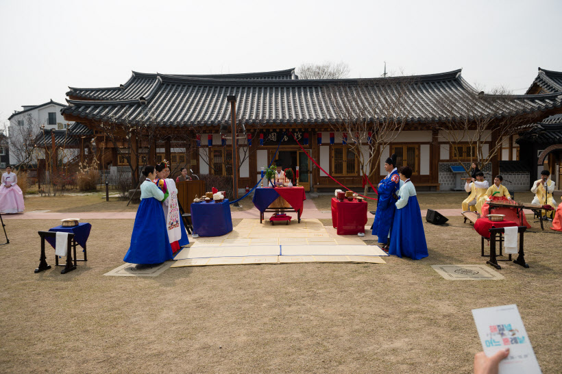 옛날 사람들의 결혼식 어떤 풍경일까