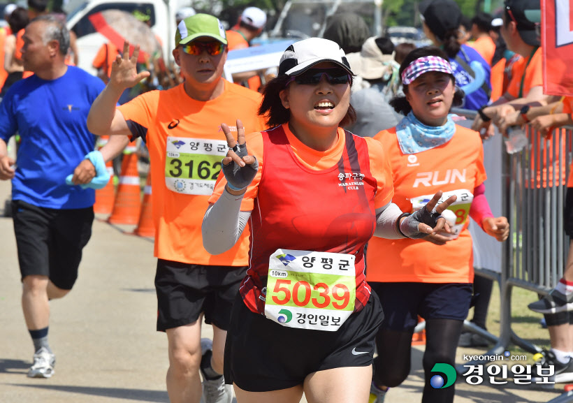 [화보]제20회 양평 이봉주마라톤대회 겸 경인일보 남한강마라톤 대회