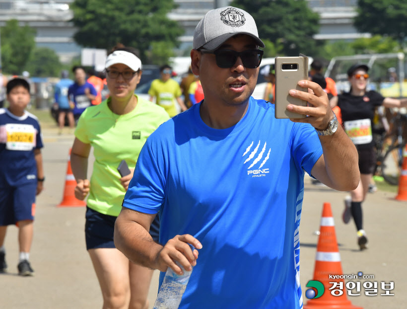 [화보]제20회 양평 이봉주마라톤대회 겸 경인일보 남한강마라톤 대회
