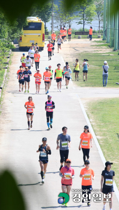 [화보]제20회 양평 이봉주마라톤대회 겸 경인일보 남한강마라톤 대회