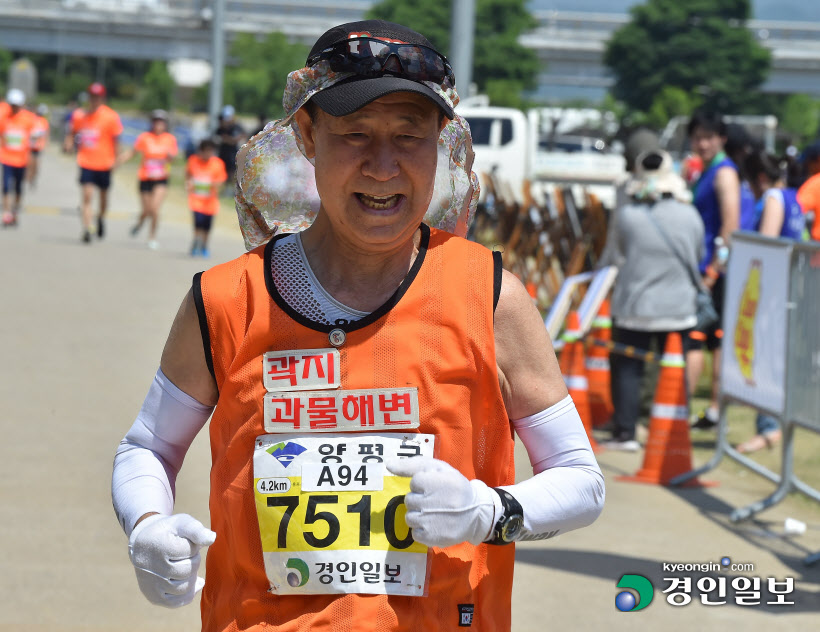 [화보]제20회 양평 이봉주마라톤대회 겸 경인일보 남한강마라톤 대회