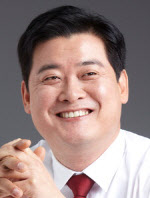 윤종군 동아방송예술대 교수·전 문재인대통령 청와대 행정관