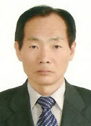 한정규 문학평론가