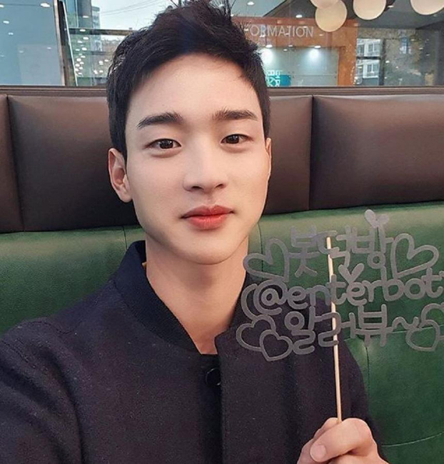 장동윤.jpg