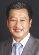 이우영 (재)로이교육재단 이사장·교육학