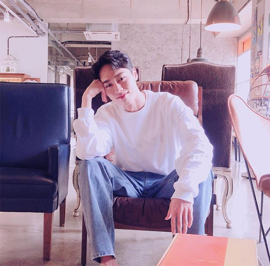 이재욱.jpg