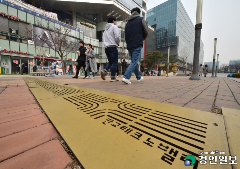 판교_유동인구_1000.jpg