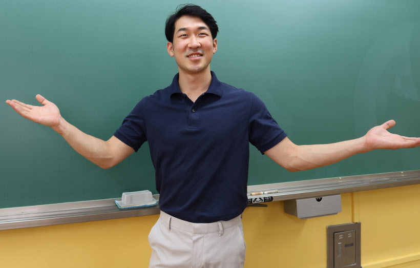 김두한 교사