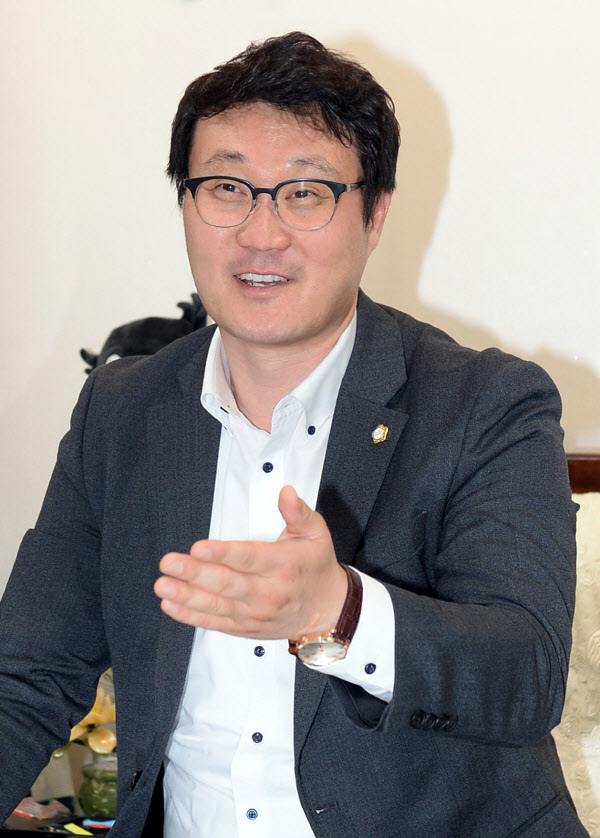 장인수 오산시의회 의장(인터뷰)-2