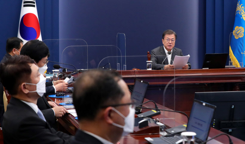 발언하는 문 대통령<YONHAP NO-4227>