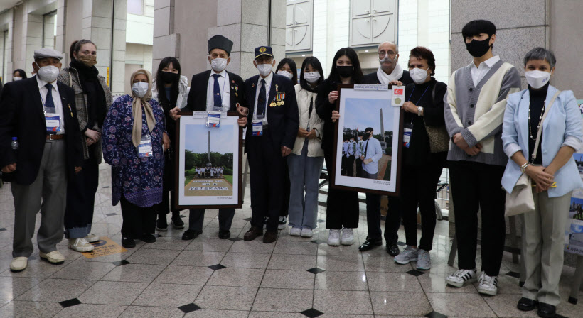 터키참전용사들과의 기념사진