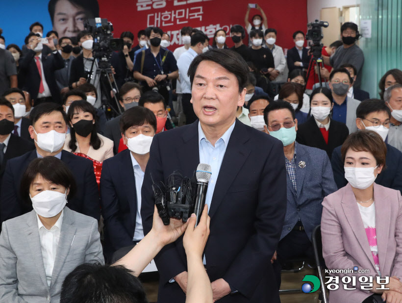 당선 소감 밝히는 안철수 후보