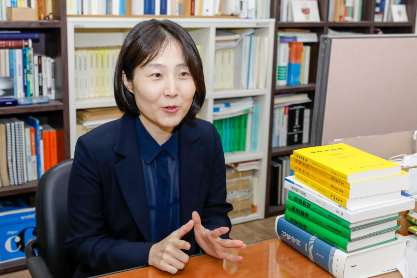한국언론법학회 '철우언론법상' 수상한 백경희 인하대 교수