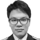윤용근-발언대.jpg