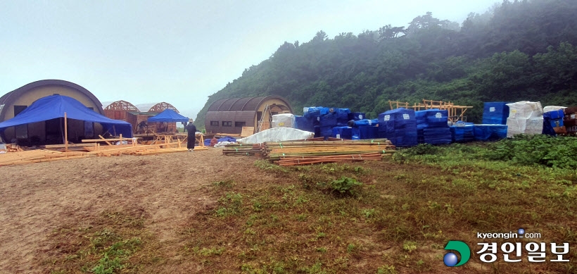 넷플릭스 솔로지옥 제작사 옹진군 사승봉도 해안사구 무허가가설 건축물