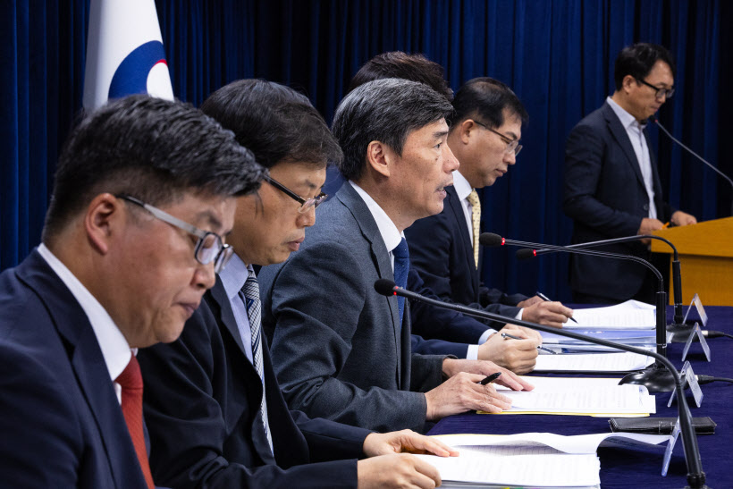 정부, 후쿠시마 원전 오염수 브리핑 주 2회로