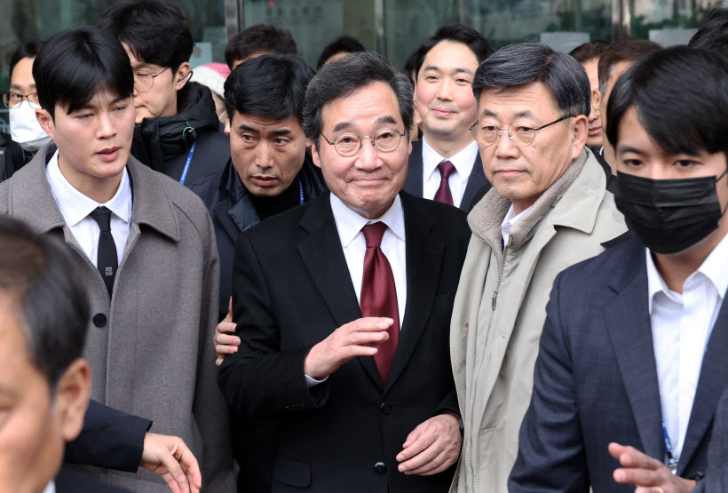 이낙연, 민주당과 끝내 결별<YONHAP NO-3545>
