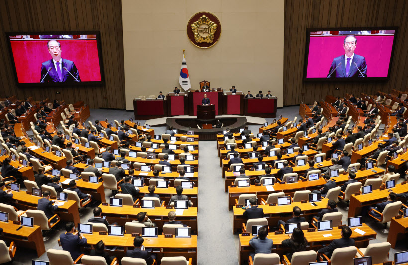 한덕수 국무총리가 4일 서울 국회에서 열린 본회의에서 2025년도 예산안 및 기금운용계획안에 대한 시정연설을 하고 있다. 2024.11.4 /연합뉴스