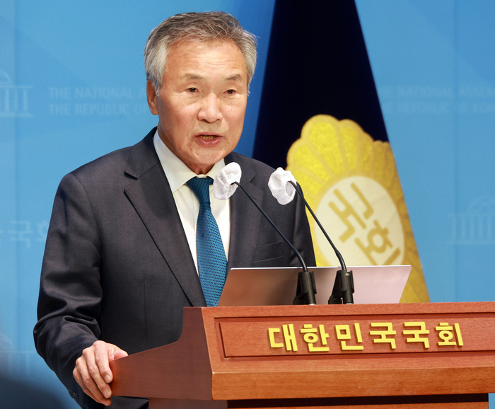 발언하는 손학규 상임고문