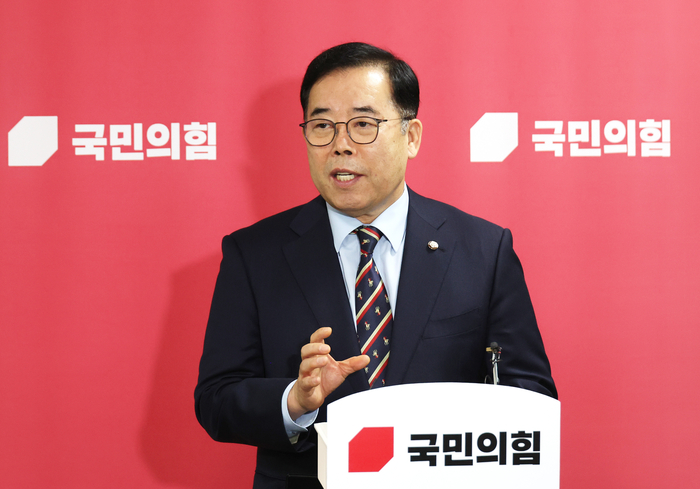 박성중, 혁신위 관련 브리핑