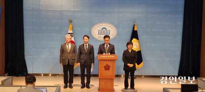 원칙과상식 탈당 기자회견