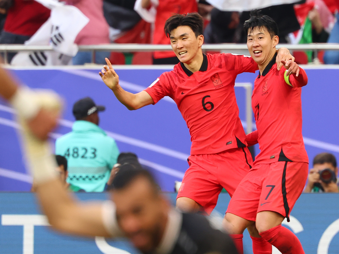 한국, 극적인 동점골