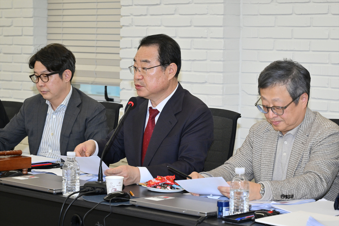 발언하는 정영환 공천관리위원장