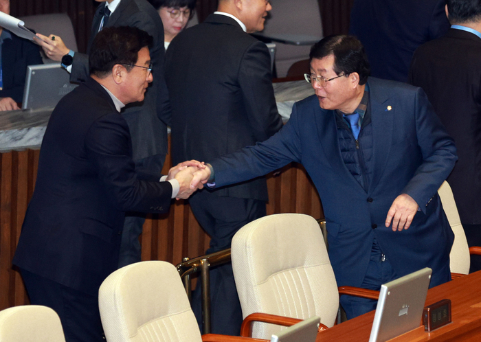 본회의 참석한 설훈 의원