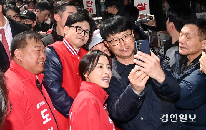한동훈 국힘 비대위원장 오산시장 방문 (12)