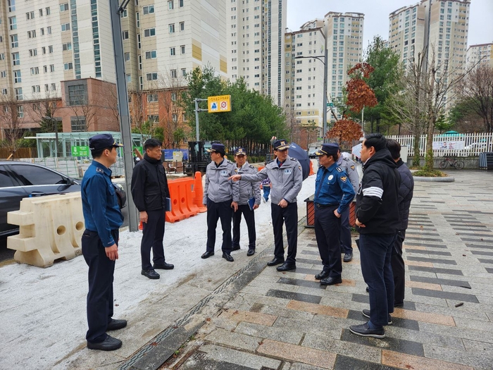 28일 분당경찰서가 GTX-A 성남역 개통을 앞두고 사전 안전 점검에 나선 모습. /분당경찰서 제공